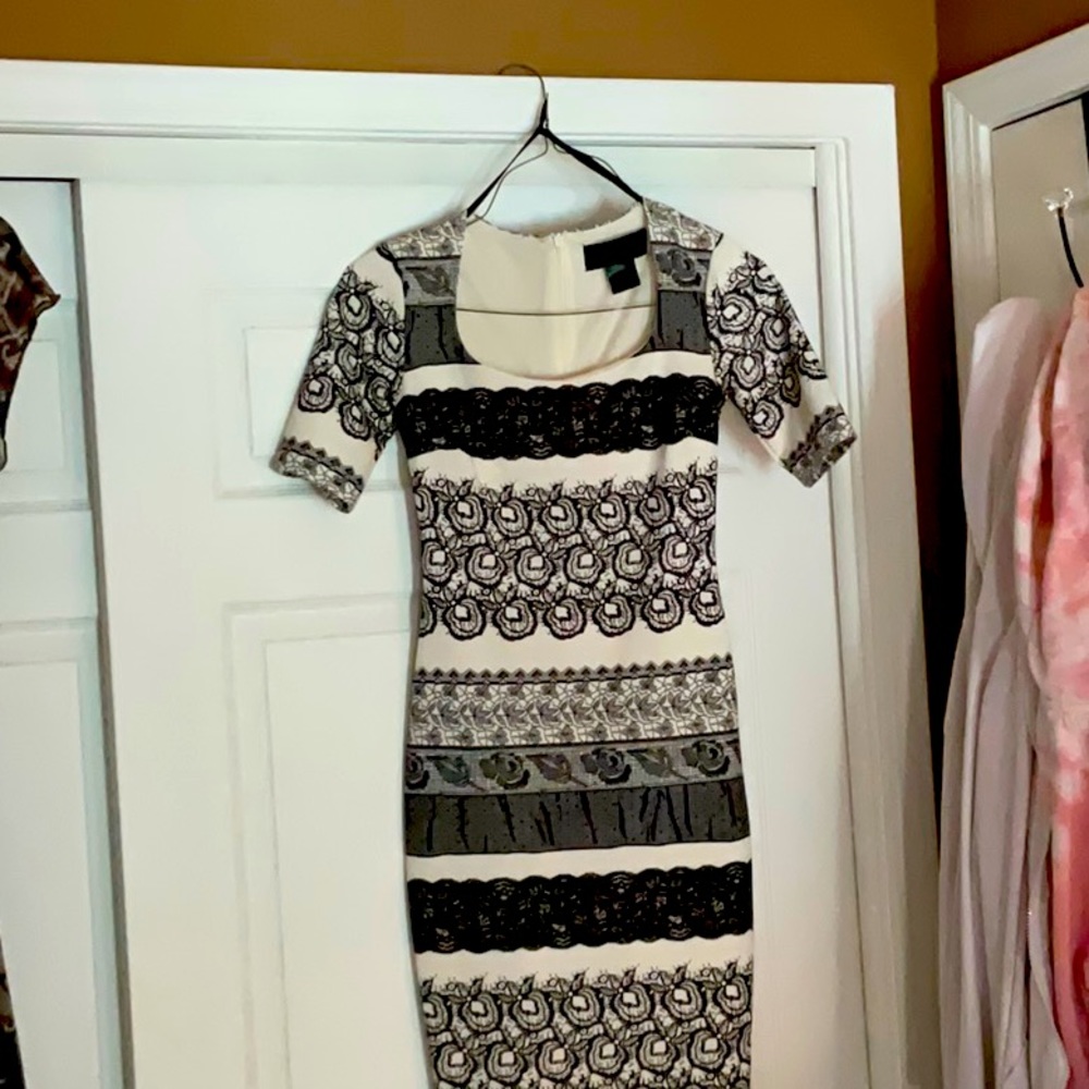 Kardashian Kollection dress size small